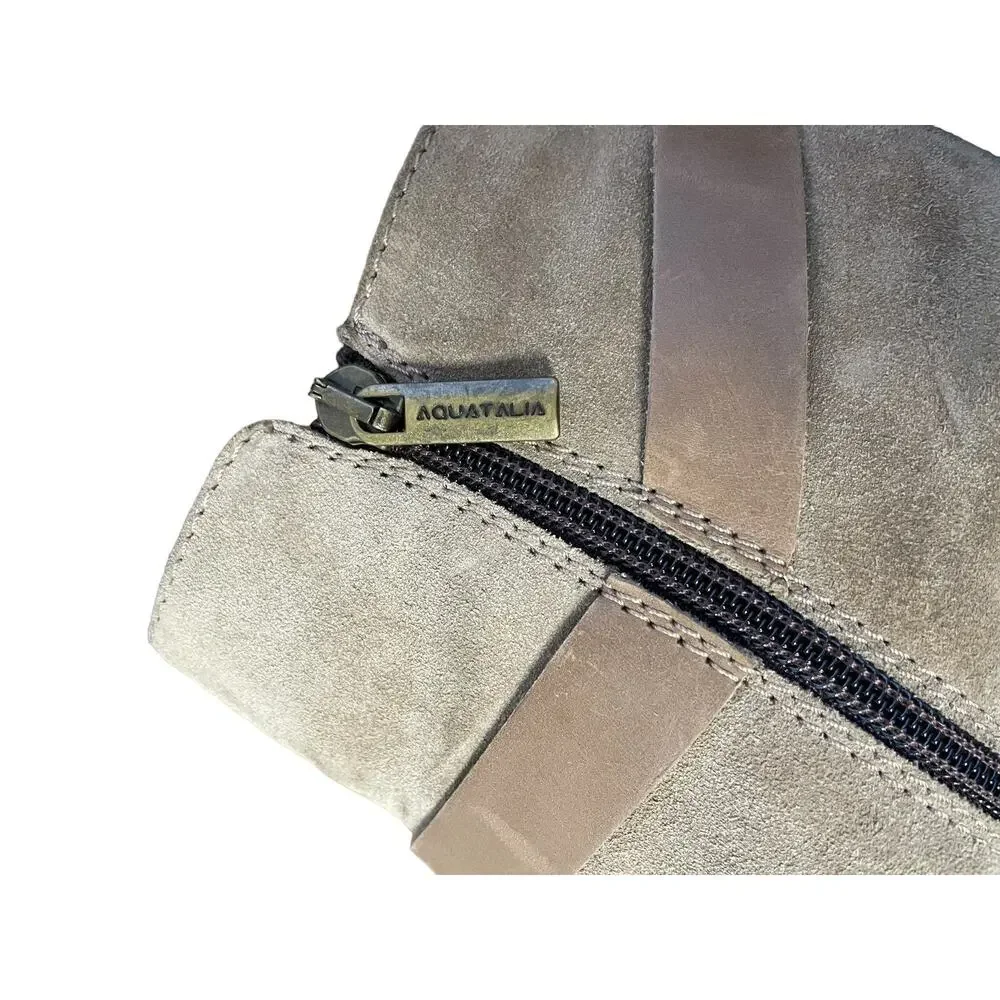 Aquatalia Fran Chelsea Buckle Bootie Beige Suede Leather Made In Italy Size 8.5